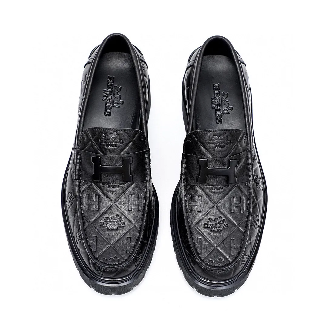 Men's shoes 💰700 💐[HERMES] popular men's shoes counter original items! The world's top brands...Luxury quality...//Fashion and high-end footwear 👍💪🏻...give you a low-key luxury comfort experience👍. The upper is made of pure Italian imported original cowhide embossing. Sweat-absorbent cowhide leather lining. Comfortable and breathable. The original rubber-plastic flower foam light outsole is high-end and classy. Luxurious and noble!! .. OEM factory shipment [Hug] stall.. Original plate. Welcome to taste..39-45 (38.45.46🉑️Customized)